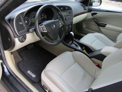 Used 2010 Saab 9-3 2.0T w/ Comfort Package image 39