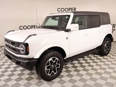 Used 2024 Ford Bronco Outer Banks AWD/4WD image 11