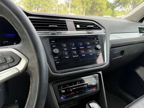 Used 2023 Volkswagen Tiguan SE w/ Panoramic Sunroof Package AWD/4WD image 23