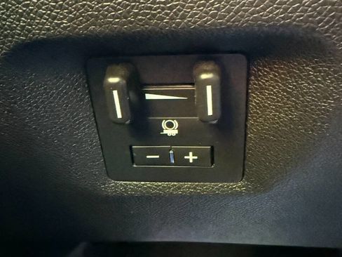 Used 2011 GMC Sierra 1500 SLE w/ Power Tech Package AWD/4WD image 26