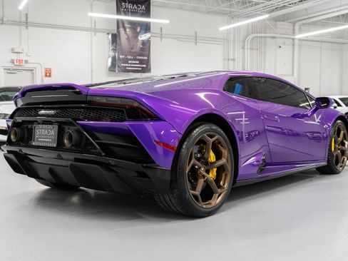 Used 2023 Lamborghini Huracan EVO image 10