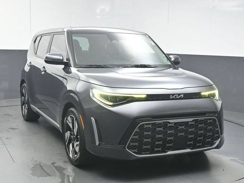 Used 2023 Kia Soul GT-Line w/ GT-Line Technology Package FWD image 2
