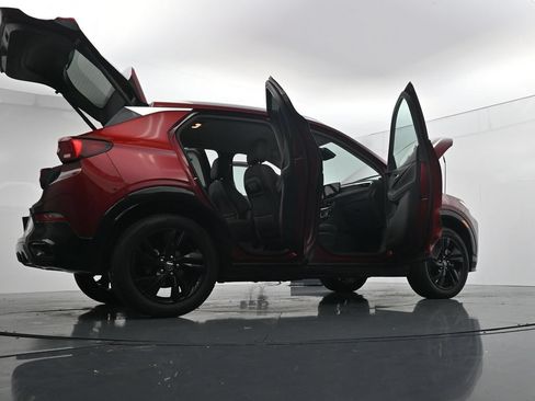 Used 2025 Buick Encore GX Sport Touring w/ Advanced Technology Package AWD/4WD image 29