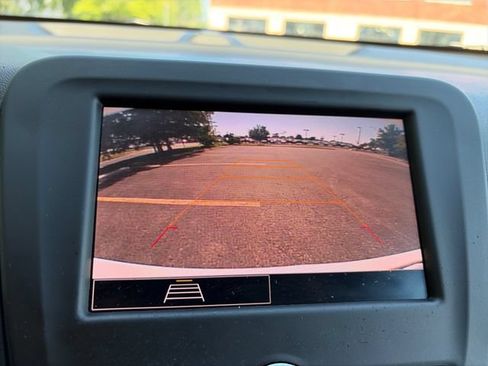 Used 2023 Chevrolet Equinox LS w/ Driver Confidence II Package AWD/4WD image 17