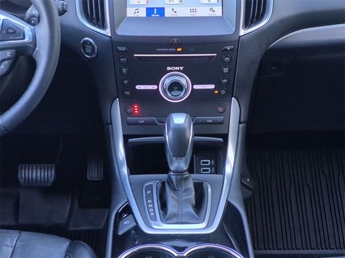 Used 2018 Ford Edge Titanium w/ Cold Weather Package image 10