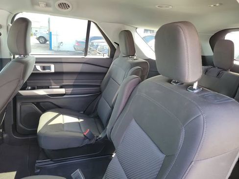Used 2023 Ford Explorer XLT image 10