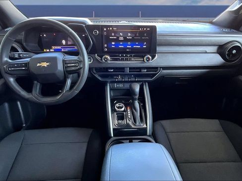 Used 2024 Chevrolet Colorado W/T AWD/4WD image 6