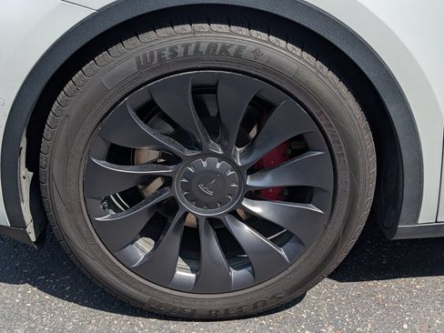 Used 2022 Tesla Model Y Performance AWD/4WD image 12