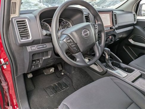 Used 2023 Nissan Frontier SV image 8