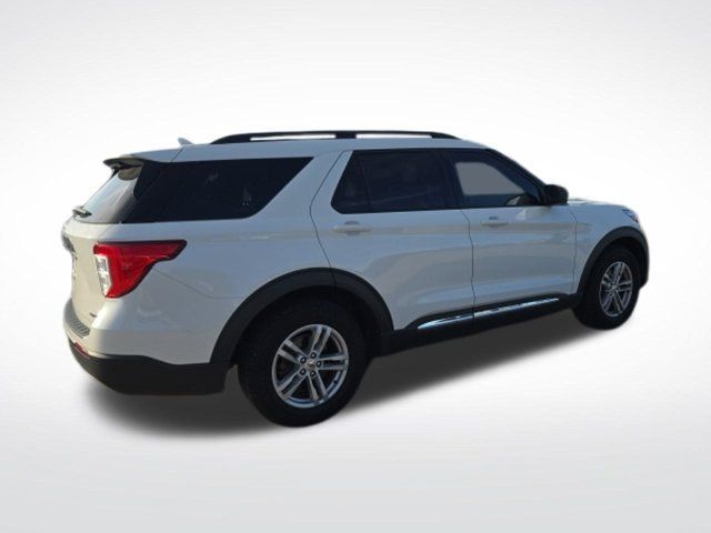 Used 2021 Ford Explorer XLT w/ Equipment Group 202A AWD/4WD image 3