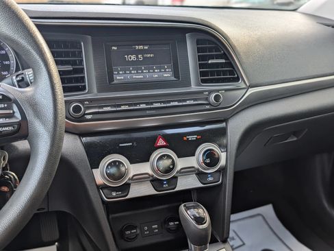 Used 2019 Hyundai Elantra SE w/ Cargo Package FWD image 31