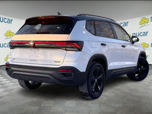 New 2026 Volkswagen Taos SE image 7