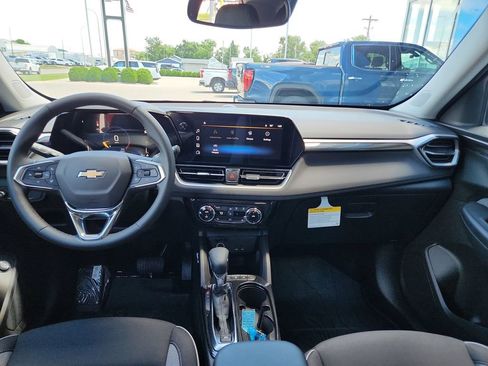 New 2026 Chevrolet TrailBlazer LT w/ Convenience Package AWD/4WD image 14