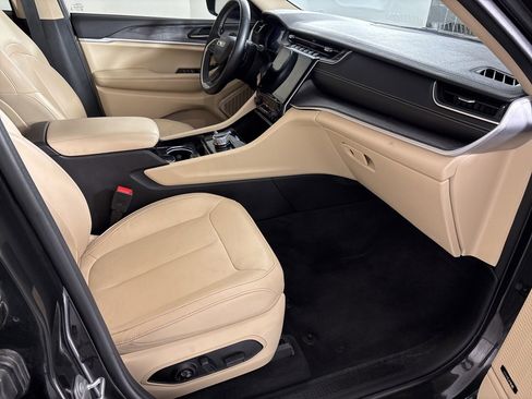 Used 2022 Jeep Grand Cherokee L Limited image 46