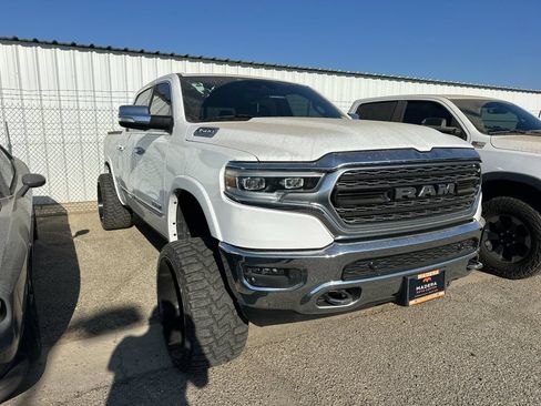 Used 2022 RAM 1500 Limited AWD/4WD image 2