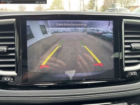 Used 2023 Chrysler Pacifica Touring-L FWD image 31