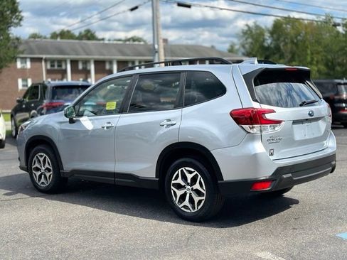Used 2023 Subaru Forester Premium AWD/4WD image 3