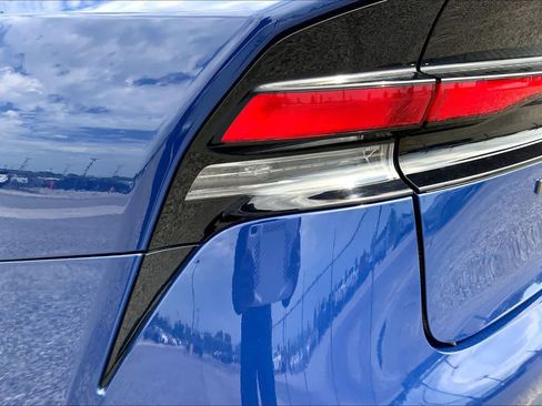 Used 2025 Toyota Prius LE FWD image 28
