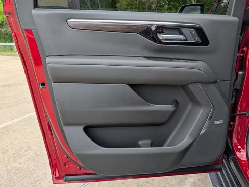 New 2026 Chevrolet Suburban LT w/ Comfort Package RWD image 9