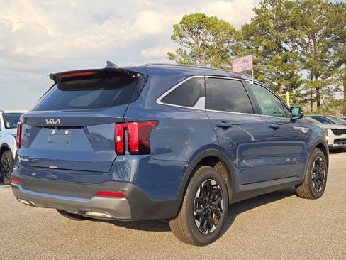 New 2025 Kia Sorento S w/ Panoramic Sunroof Package image 6
