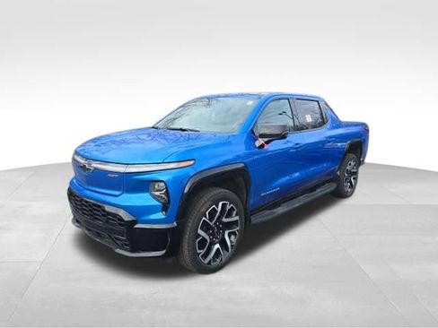 Used 2025 Chevrolet Silverado EV RST image 13