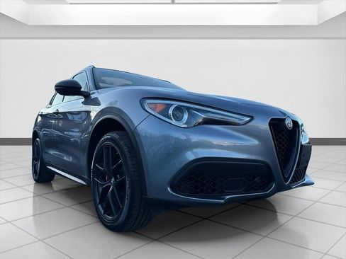 Used 2019 Alfa Romeo Stelvio AWD w/ Nero Edizione image 8