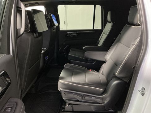 New 2026 Chevrolet Suburban Premier image 32