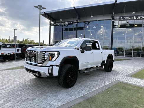Used 2024 GMC Sierra 2500 Denali w/ Denali Reserve Package AWD/4WD image 2