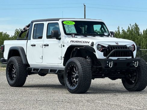 Used 2023 Jeep Gladiator Rubicon AWD/4WD image 8