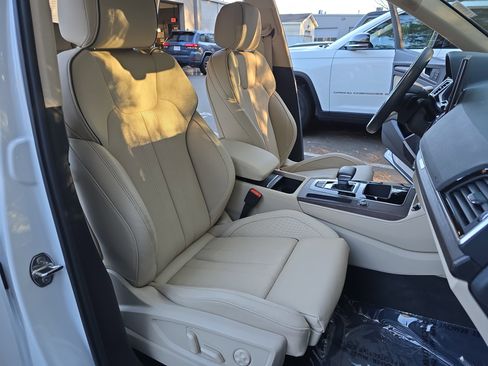 Used 2024 Audi Q5 2.0T Prestige image 10