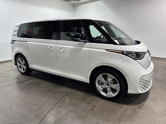 New 2025 Volkswagen ID. Buzz Pro S video 2