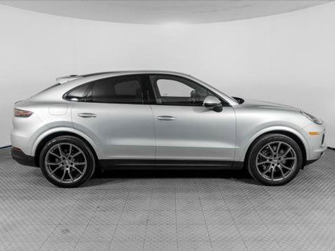 Used 2021 Porsche Cayenne Coupe AWD/4WD image 9