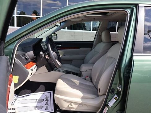 Used 2010 Subaru Outback 2.5i Limited AWD/4WD image 14