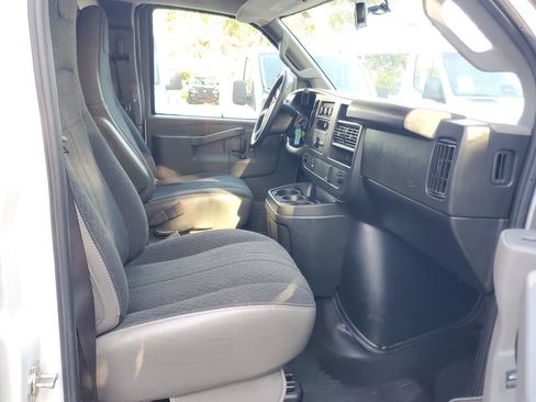 Used 2025 Chevrolet Express 2500 w/ Driver Convenience Package RWD image 8