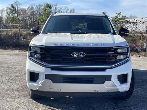 New 2025 Ford Expedition Max Platinum w/ Driver's Package image 23