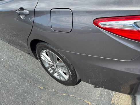 Used 2015 Toyota Camry SE FWD image 9