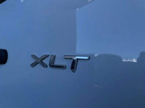 Used 2023 Ford Transit 350 XLT image 10