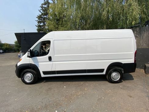 Used 2026 RAM ProMaster 2500 w/ Convenience Group FWD image 3