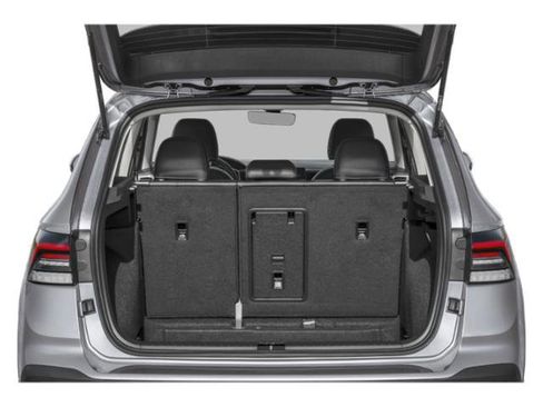 Used 2025 Volkswagen Taos SE image 13