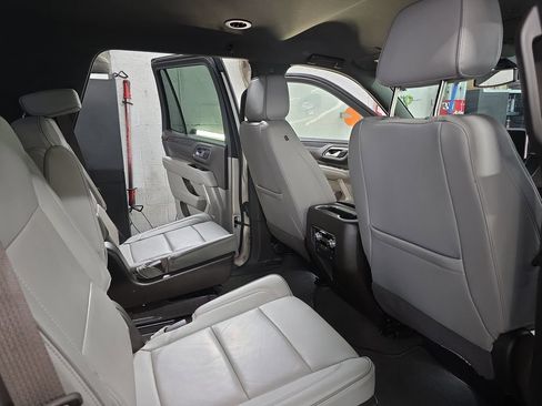 Used 2022 GMC Yukon SLT w/ SLT Luxury Package AWD/4WD image 11