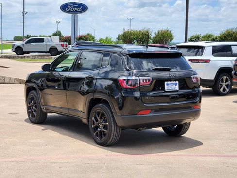 New 2026 Jeep Compass Latitude AWD/4WD image 3