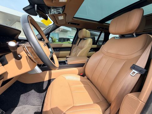 Used 2023 Land Rover Range Rover Autobiography image 2