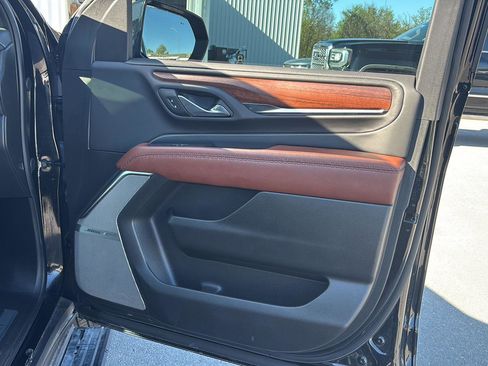 Used 2024 GMC Yukon Denali Ultimate AWD/4WD image 26