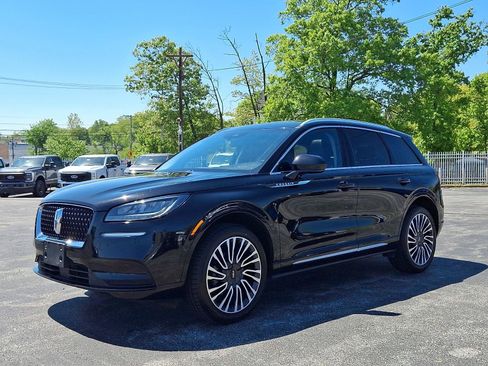 Used 2022 Lincoln Corsair AWD w/ Premium Package image 3