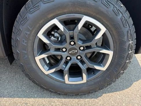 New 2027 Chevrolet Equinox ACTIV w/ Convenience Package III AWD/4WD image 8