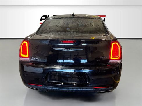 Used 2023 Chrysler 300 Touring L w/ Popular Equipment Group image 6