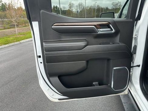 Used 2022 GMC Sierra 1500 Elevation w/ Elevation Premium Package AWD/4WD image 16