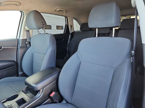 Used 2019 Kia Sorento LX image 20
