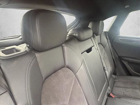 Used 2020 Porsche Macan image 21