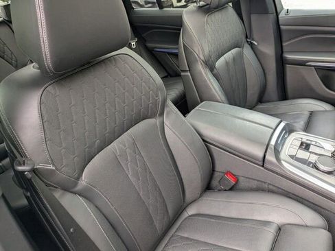 Used 2021 BMW X5 M50i image 32